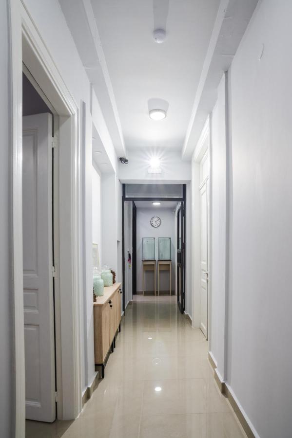 Apartment Polytimon, An Athenian Neoclassical *