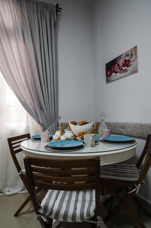 Polytimon, An Athenian Neoclassical Apartment *